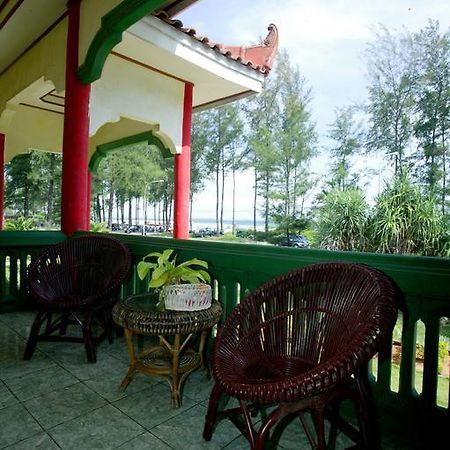Pasir Putih Resort Бенгкулу Номер фото