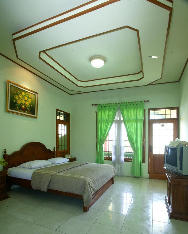 Pasir Putih Resort Бенгкулу Номер фото